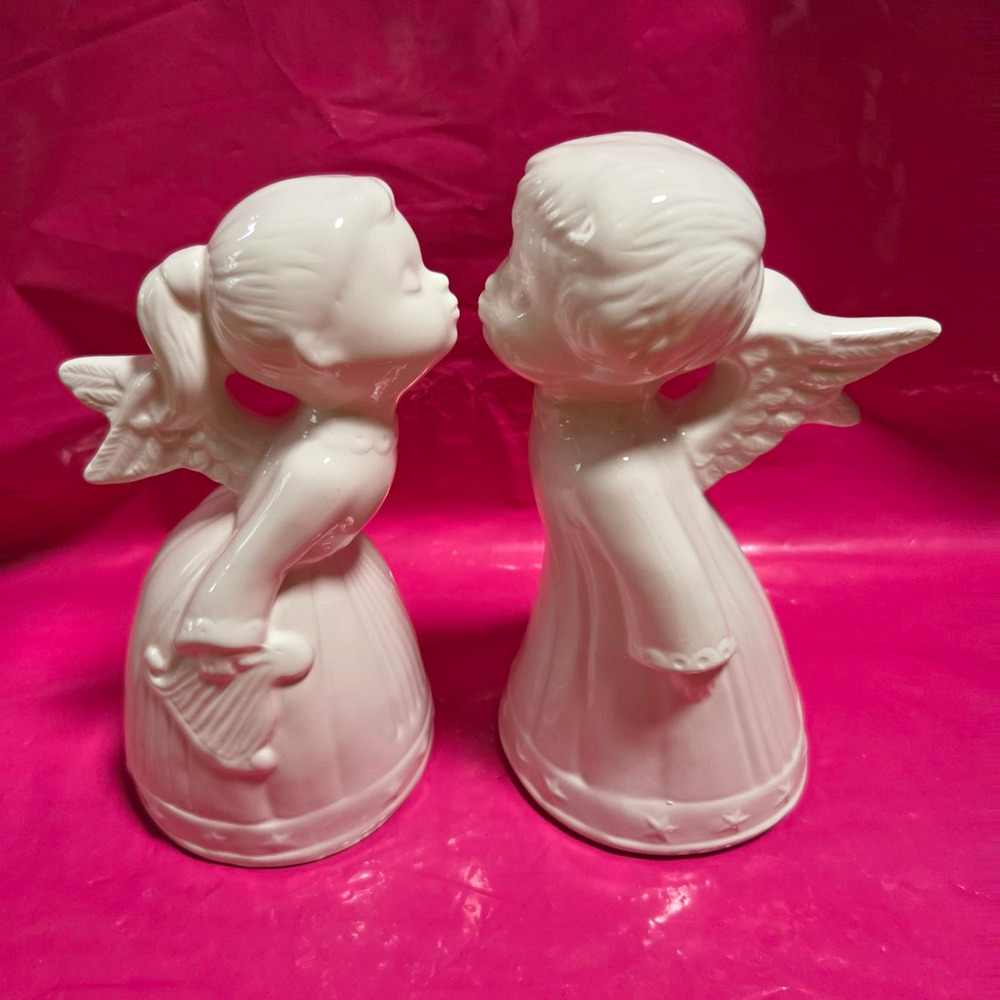 VTG Pair White Ceramic Kissing Angel Figurines Glossy Finish 5 in H 2 in W